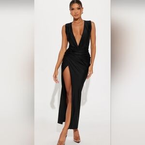 Walk My Way Maxi Dress.